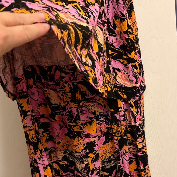 Floral Sleeveless Romper - Picture 3 of 5